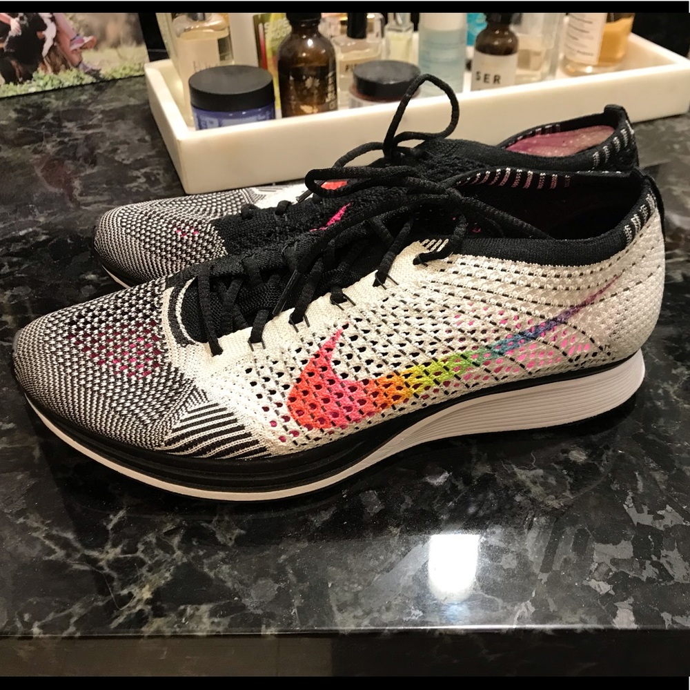 Nike flyknit racers worn once